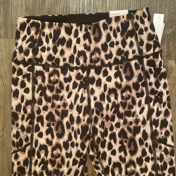 Victoria’s Secret Leopard Print Leggings NWTs - Picture 10 of 12